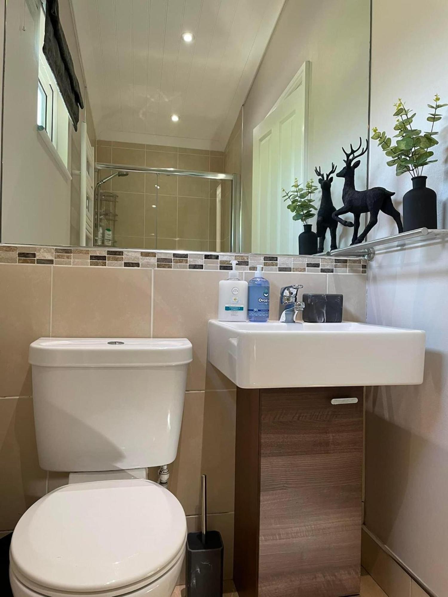 Riverbank Lodge Dollar Екстериор снимка