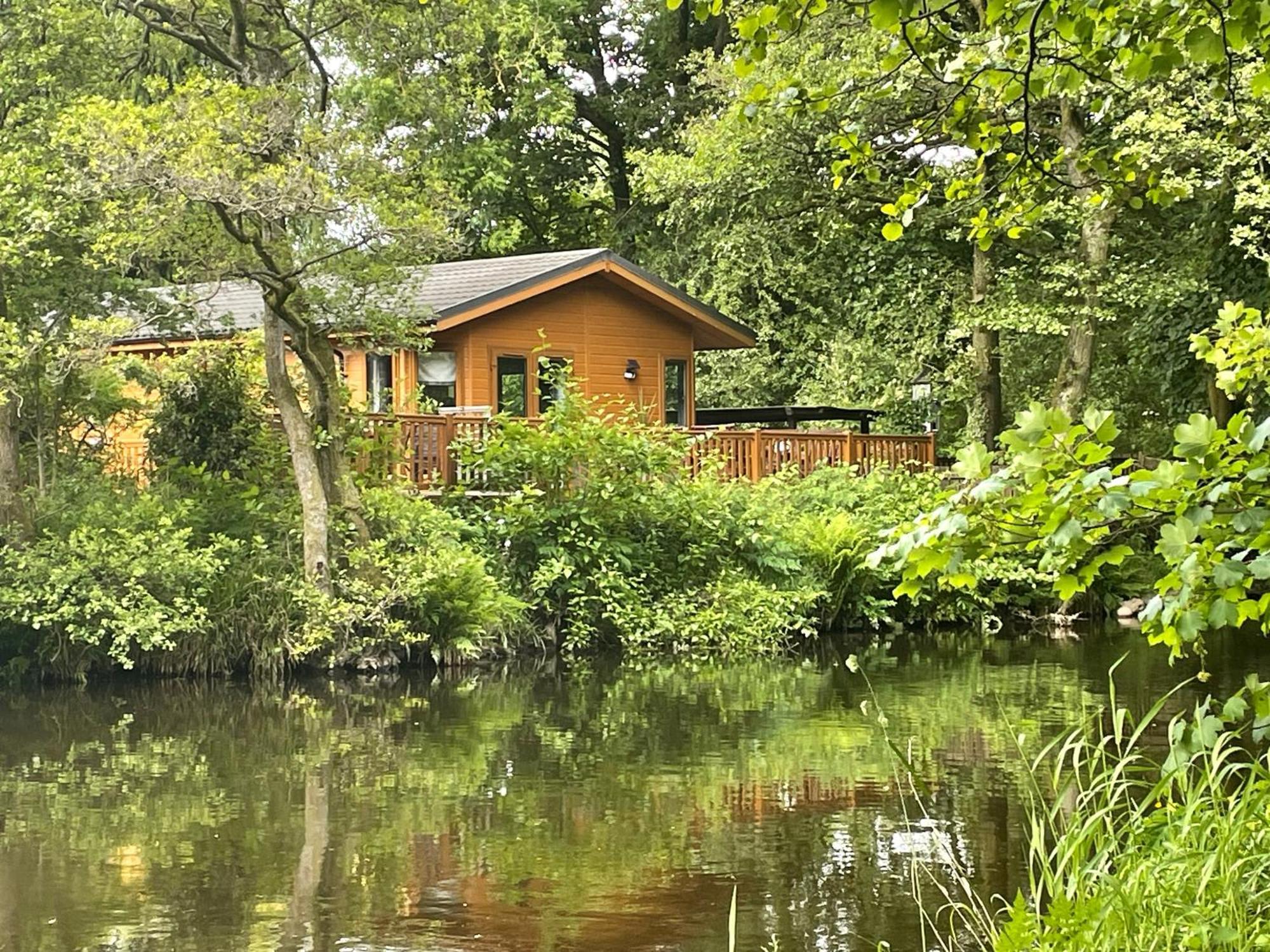 Riverbank Lodge Dollar Екстериор снимка